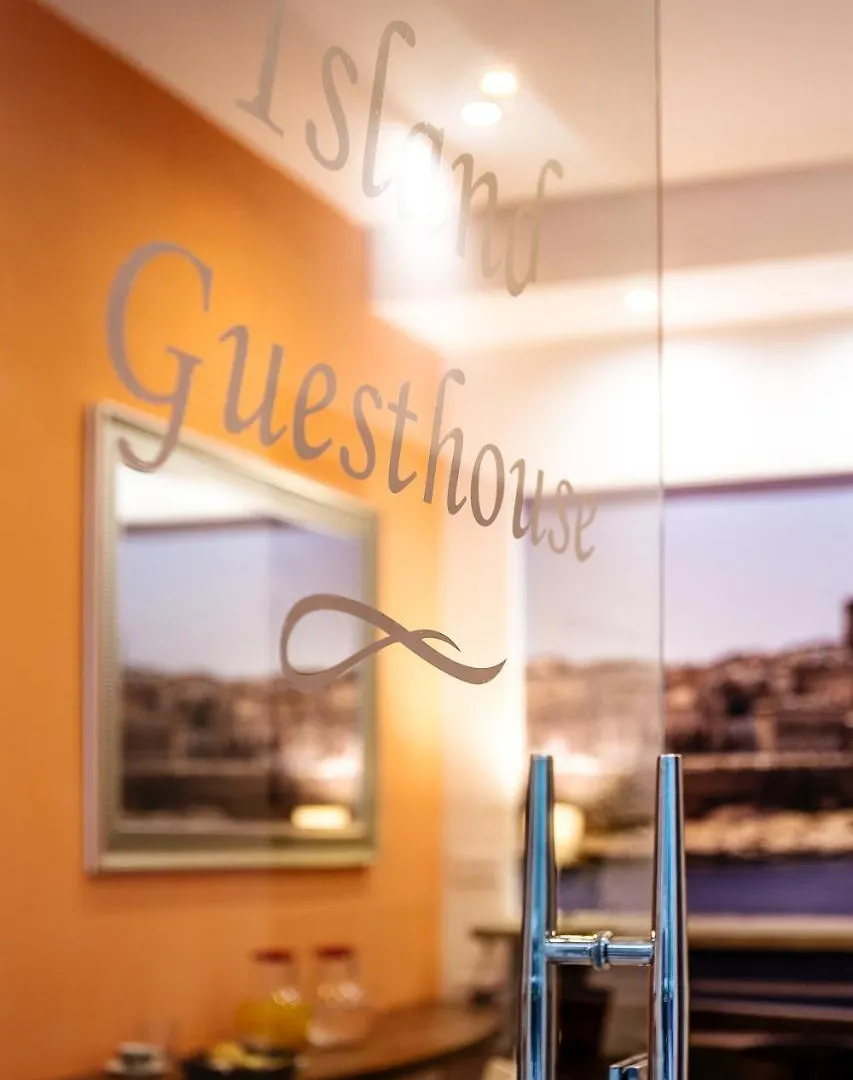 Island Guesthouse Gzira 3*,